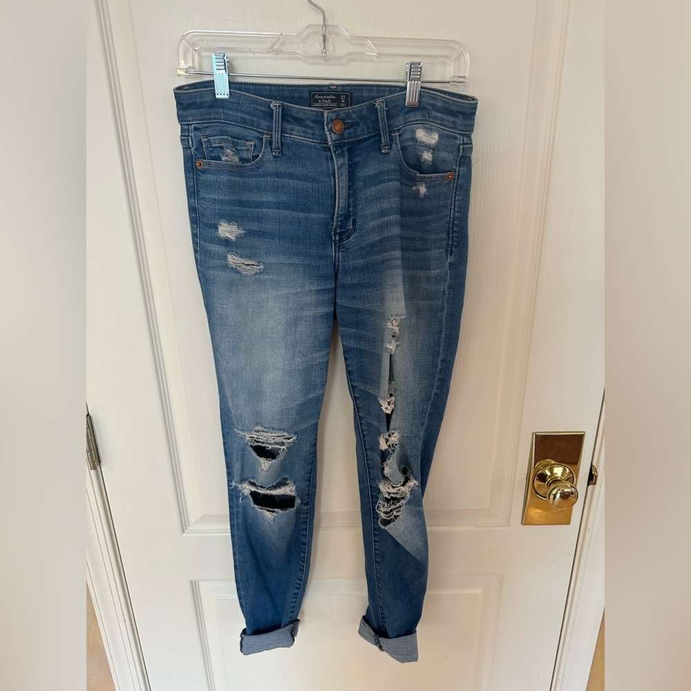 Abercrombie & Fitch Ripped Skinny Jeans